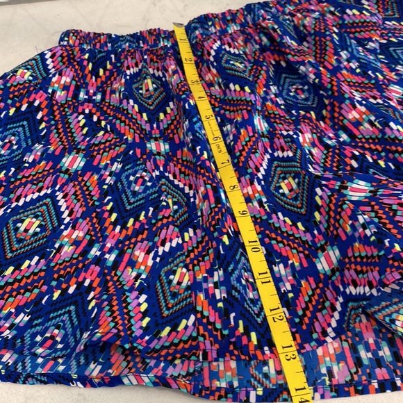 Geometric Pattern Flowy Shorts - Picture 6 of 8